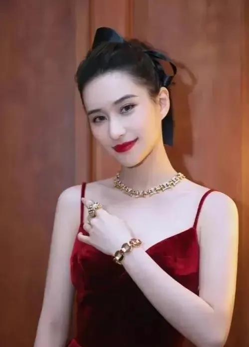 圈内爆料窦骁,神秘女友身份引热议  第3张